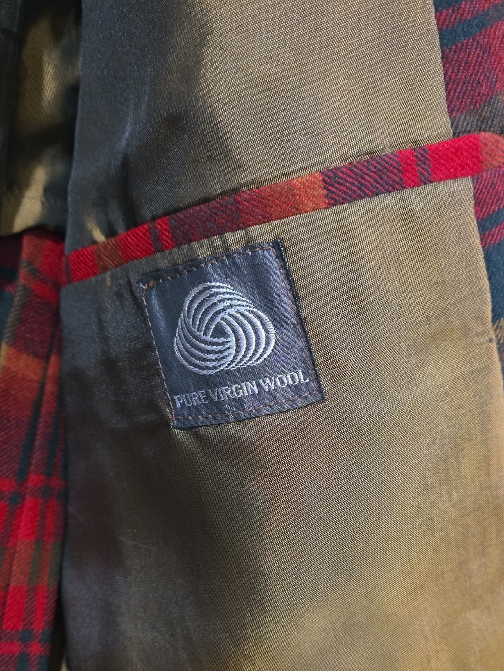 Vintage 1960's Canadian Tartan Wool Red and Green Plaid Sport Coat - Picture 6 of 12